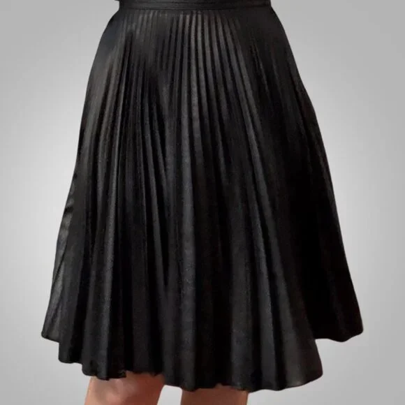 Karen Millen black pleated skirt - Picture 1 of 4